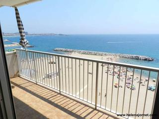 Attique à Passeig joan mundet 17. Apartamento delante de la playa con unas vistas espectaculares