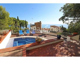Maison  Passatge del gregal. Magnífica casa con vistes a mar y piscina privada en rosamar.