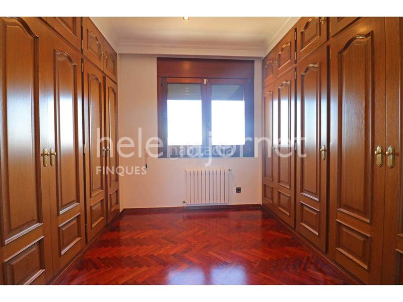 Foto 0fd0a062-2c84-4330-8c1a-841bd0394d5c. Maison avec chauffage parking piscine dans Sils