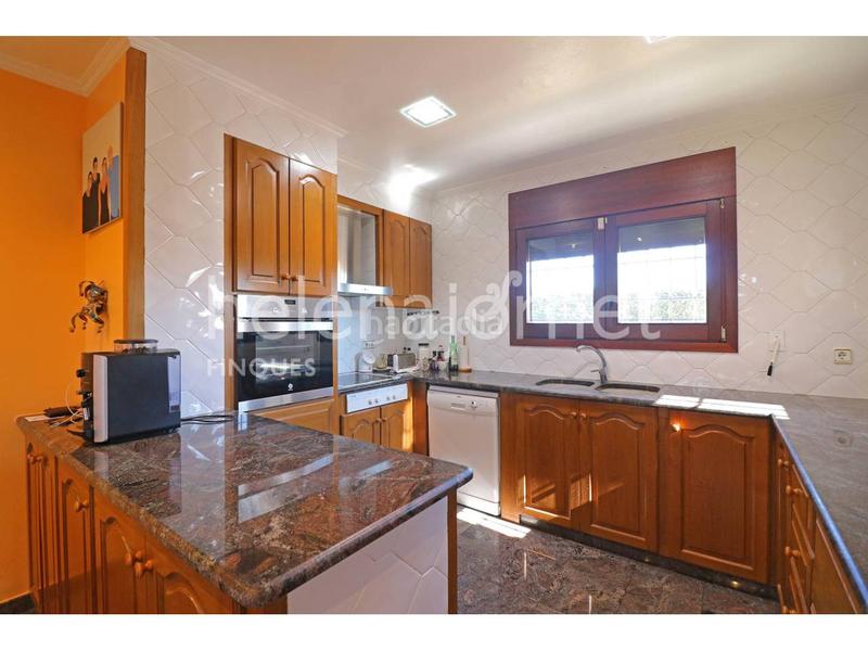 Foto 1915e39c-cf12-4924-bb51-d95bef7f944e. Maison avec chauffage parking piscine dans Sils