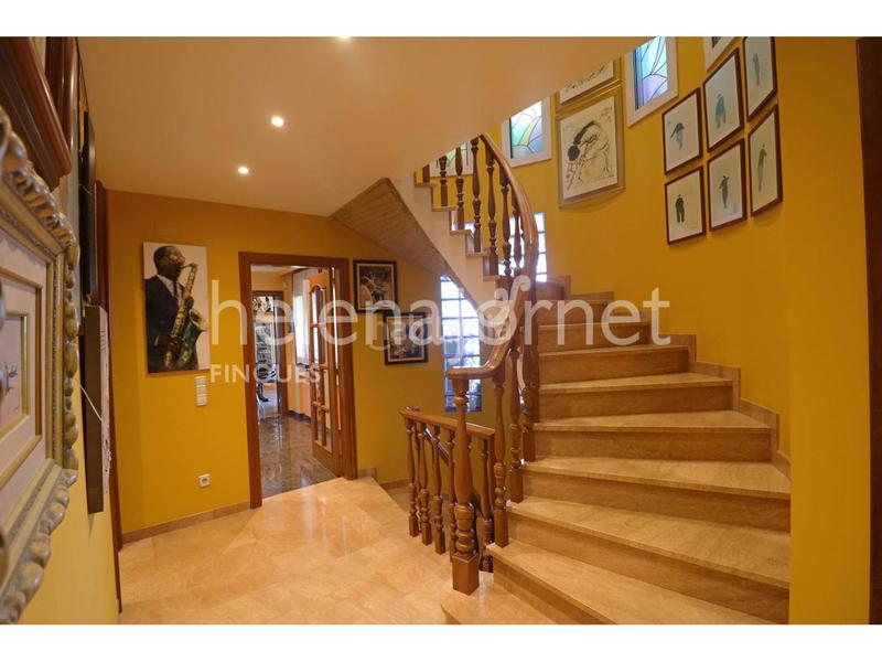 Foto 33119a1b-cc79-4b61-87bd-16a24d769bf2. Maison avec chauffage parking piscine dans Sils