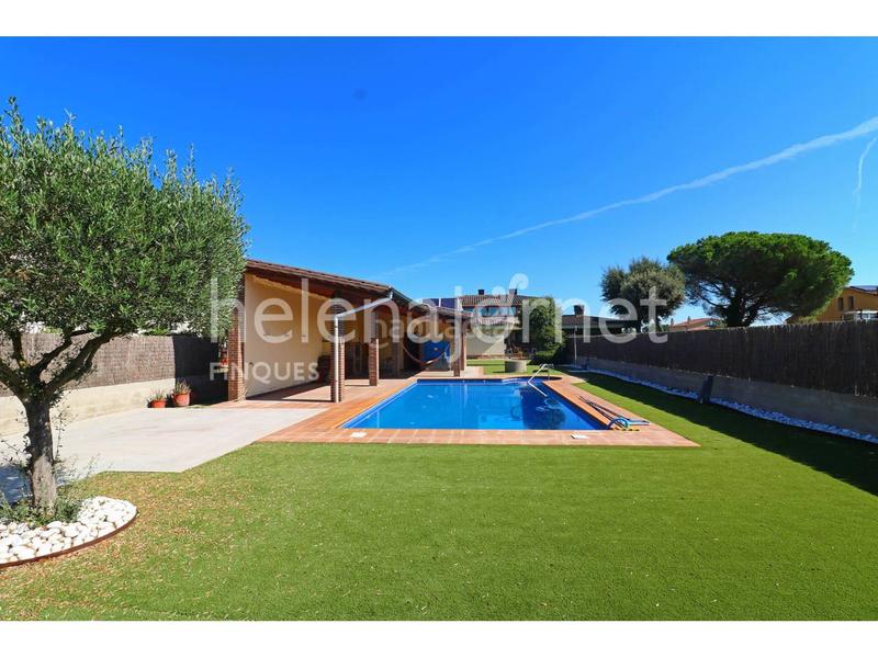 Foto 7da28988-9b49-44b0-90e2-a462b6e92136. Maison avec chauffage parking piscine dans Sils