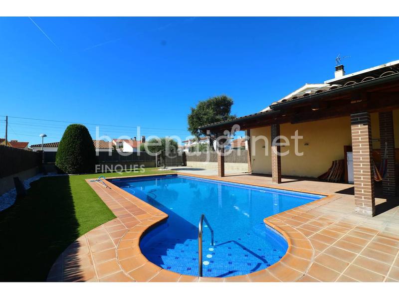 Foto a6267b95-256a-42d5-bf7b-a331f1ea8e47. Maison avec chauffage parking piscine dans Sils