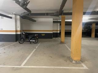 Lloguer Aparcament cotxe a Vicens martorell 14. Pk en alquiler vicenç martorell 14 zona mas balmanya