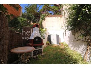 Pis  Garbí. Apartamento de dos habitaciones con vistas al mar en la urbaniza