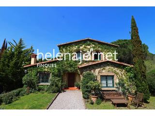 Maison  Mare de deu de montserrat. Casa con piscina privada en la urb. golf costa brava, en santa c