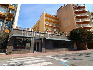 Local Comercial  Guíxols. Espectacular local comercial de 403 m2 ubicado en el paseo de sa