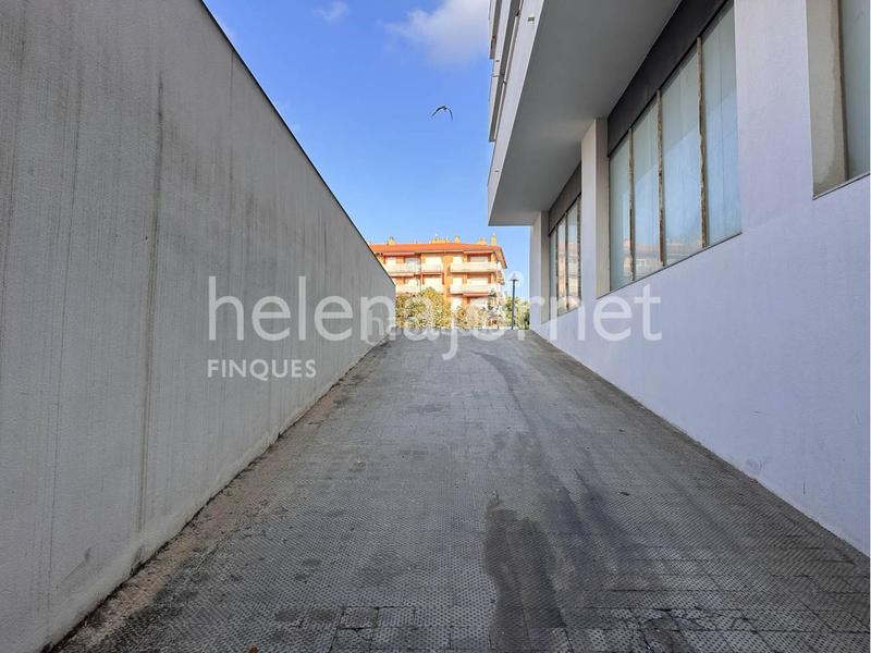 Foto e2c9157f-6fcc-4052-a671-74d18ea3d130. Alquiler parking coche plaza de aparcamiento en alquiler en Sant Antoni de Calonge