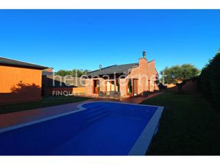 Casa  Puigmal. Casa exclusiva de helena jornet finques con piscina