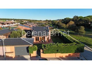 Casa a Centre. Casa exclusiva de helena jornet finques con piscina