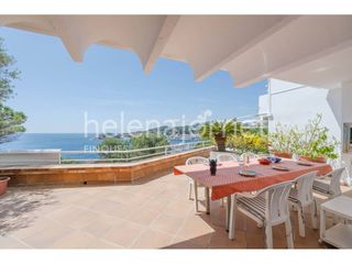 Pis  Carretera sant feliu de guixols a s´agaro. Apartamento exclusivo de helena jornet finques con piscina,vista