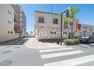 Casa  Calle aragón. Emblemática casa con vistas al mar a un minuto de la playa de pa