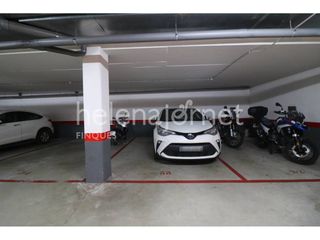 Parking coche  Calle vicens martorell. Plaza de aparcamiento en venta en la zona de mas balmanya