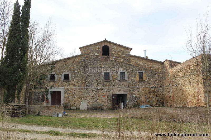 Foto b122898e-53a3-4b6f-940e-2128fbb75389. Masía en Llagostera