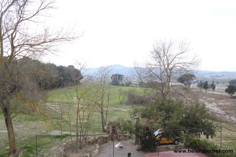 Foto f52da4bd-54b8-4de4-bf6b-26fe18cef038. Masía en Llagostera