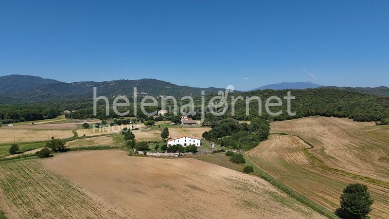 Foto 0eed9fec-2954-4dc5-afb6-7b622de33274. Masia amb aparcament a Niàgara Parc -Àgora Parc Tordera