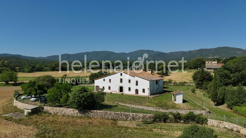 Foto d0879852-a7ad-4fe8-baca-56eab0fad651. Masia amb aparcament a Niàgara Parc -Àgora Parc Tordera