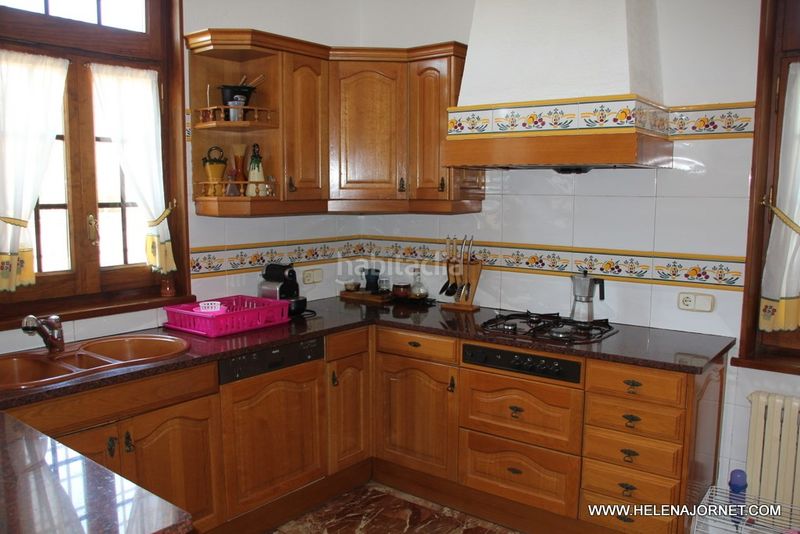 Foto 777071e9-fbbc-4e81-98a9-03cb19590e30. Casa en Eixample Sant Feliu de Guíxols