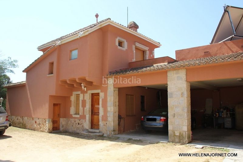Foto 7b6b5cc5-dd86-4eb8-ae38-32367b4fdfeb. Casa en Eixample Sant Feliu de Guíxols