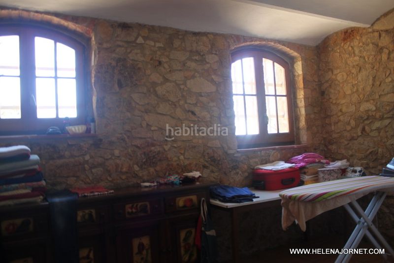 Foto a5f94bd9-4bb8-443d-8ce4-4329f2060248. Casa en Eixample Sant Feliu de Guíxols