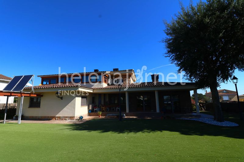 Foto 63c2c361-05af-407c-b913-8d8172414861. Casa amb calefacció aparcament piscina a Sils