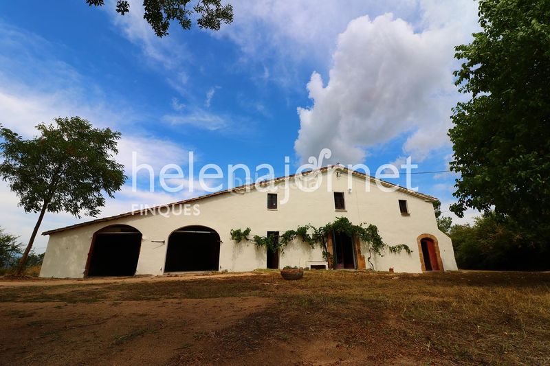 Foto 8b7999d9-089f-4bdf-856c-711799f2d388. Masia a Sils