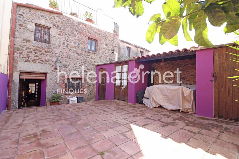 Foto 72e0e5b2-1c85-4f94-93b8-643ab41034a5. Casa adossada amb calefacció a Poble Calonge