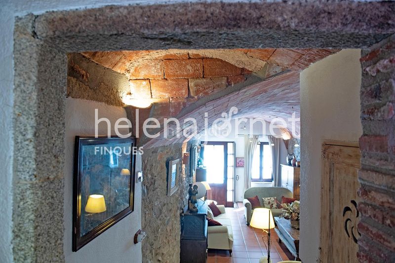 Foto b29bdbe7-b856-432c-8c61-e031a4c23729. Casa adossada amb calefacció a Poble Calonge