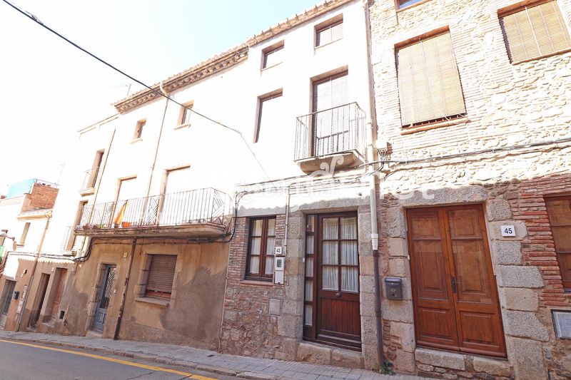 Foto ba2385c7-5b12-4c7a-9063-b477a435011a. Casa adossada amb calefacció a Poble Calonge