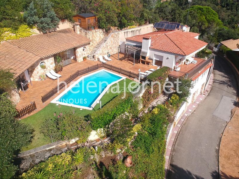 Foto 1a98b080-39ba-4ee7-be8a-dff257c641b0. Casa amb calefacció aparcament piscina a Llagostera