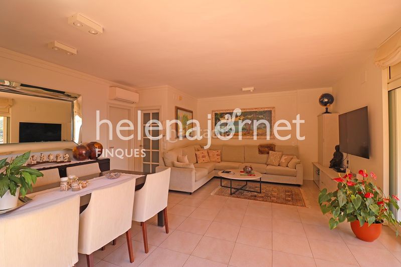 Foto 65a0553a-8c95-465a-a385-e12238223e96. Casa amb calefacció aparcament piscina a Llagostera