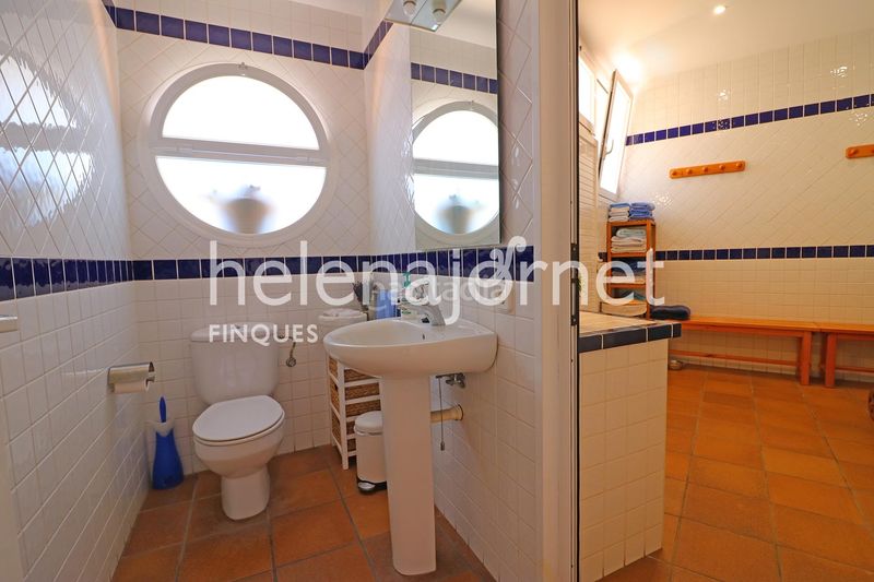 Foto 80f1e9ac-ccf2-4203-bac2-ad51040391e9. Casa amb calefacció aparcament piscina a Llagostera