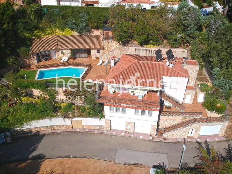 Foto ab6ec87b-9dec-4ea3-9335-d0fce9456d2b. Casa amb calefacció aparcament piscina a Llagostera