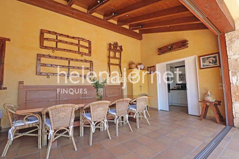 Foto bd344971-4a3a-4170-9ab5-12d42538dbf9. Casa amb calefacció aparcament piscina a Llagostera