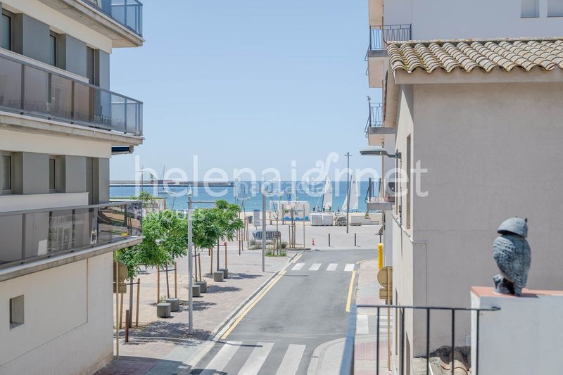 Foto 239af022-7a49-4bde-97a6-92d0eb6adc40. Casa aparellada amb calefacció aparcament a Centre Palamós