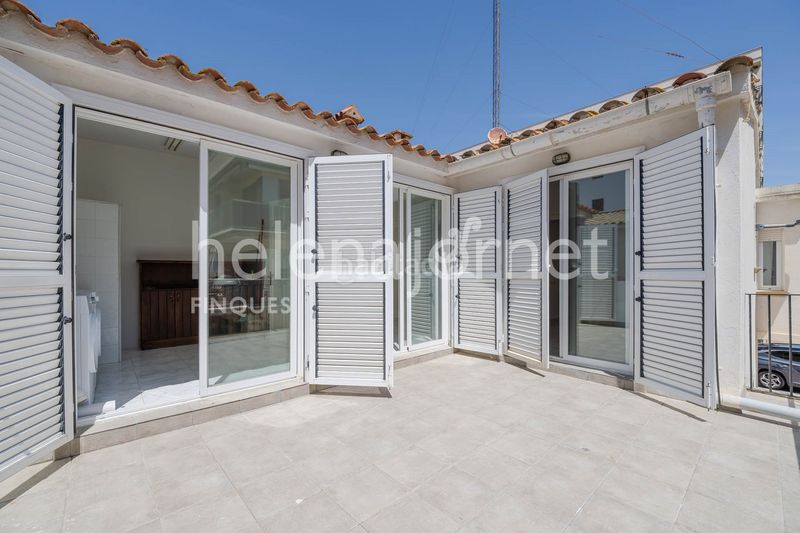 Foto 77d3ca79-f72c-48ae-8c75-df8b822bd8fc. Casa aparellada amb calefacció aparcament a Centre Palamós