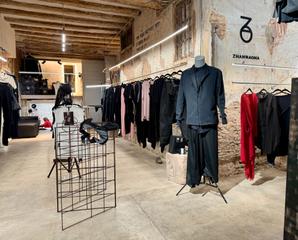 Lloguer Local Comercial  Carrer dels banys vells. Espacio compartido en tienda de moda muy centrica