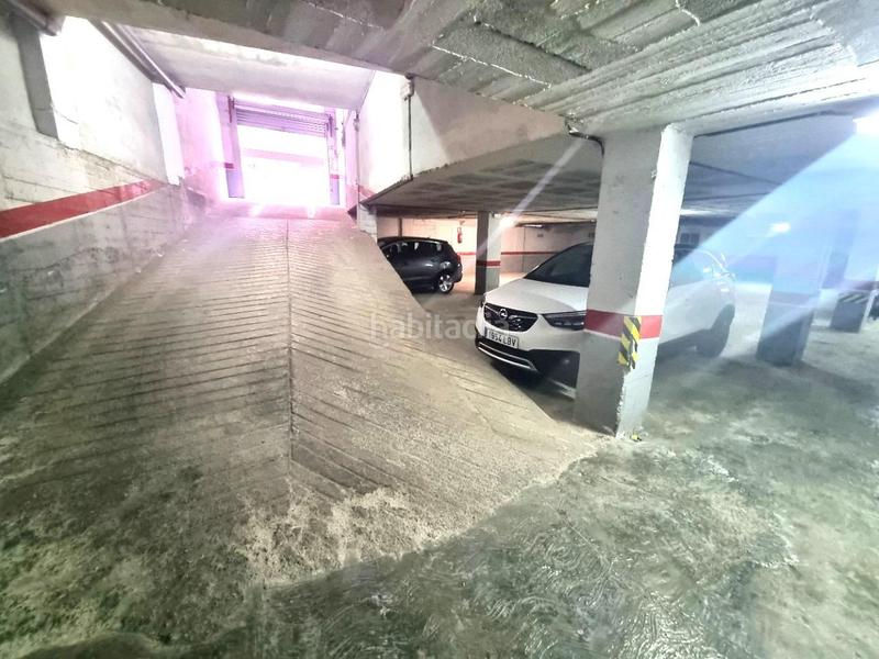 Foto 639e5ffd-e046-4f3a-b3c2-ffc78499ea75. Parking coche centro comercial junto pere badia en Torredembarra