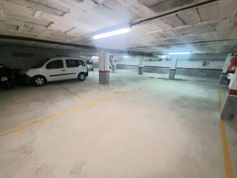 Foto 4e1ef6ee-b2ce-43fa-b923-312385a1311e. Parking coche centro comercial junto pere badia en Torredembarra