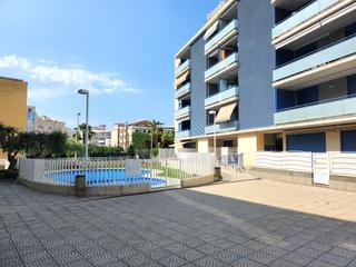 Planta baixa  Calle quatre vents. Junto a la playa con piscina.