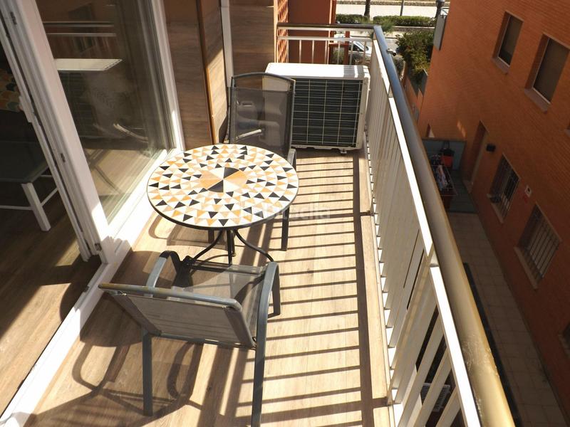 Foto a8190317-a648-4107-be19-9ce2e869c941. Piso en passeig marítim de sant joan de déu 269 exquisito apartamento en primera línea lateral al mar en Segur de Calafell
