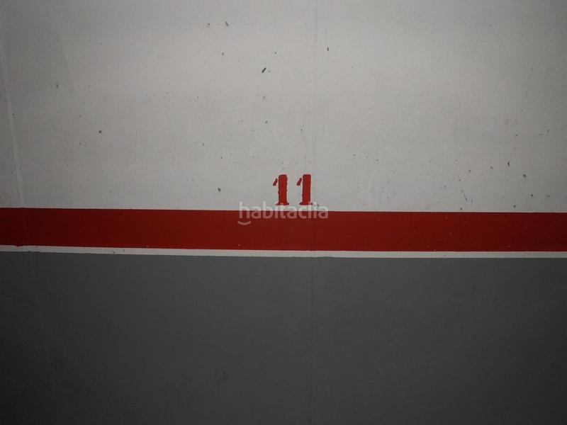 Foto eca44e92-b04e-44cb-b47d-46447fce27db. Aparcament cotxe a calle mar 31 a Calafell poble Calafell