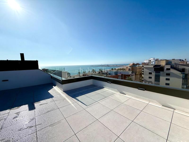 Foto 05878d56-025d-4daa-a870-db629172c431. Ático atico duplex primera linea en Segur Platja Segur de Calafell