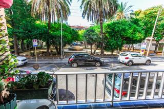 Planta baixa a Calle rafael casanova 6. Planta baja reformada en calafell  frente a la plaza y a pocos m