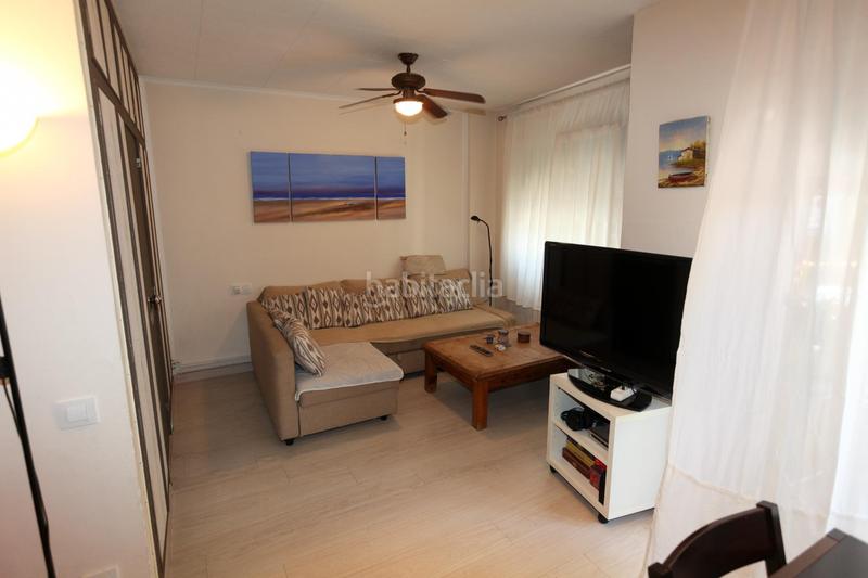Foto e63aac08-8599-4cb0-9fa0-f334fecf2d52. Planta baja en calle rafael casanova 6 planta baja reformada frente a la plaza y a pocos metros del mar! en Calafell