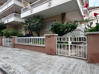 Ground floor  Jordi gari. Planta baja en la playa