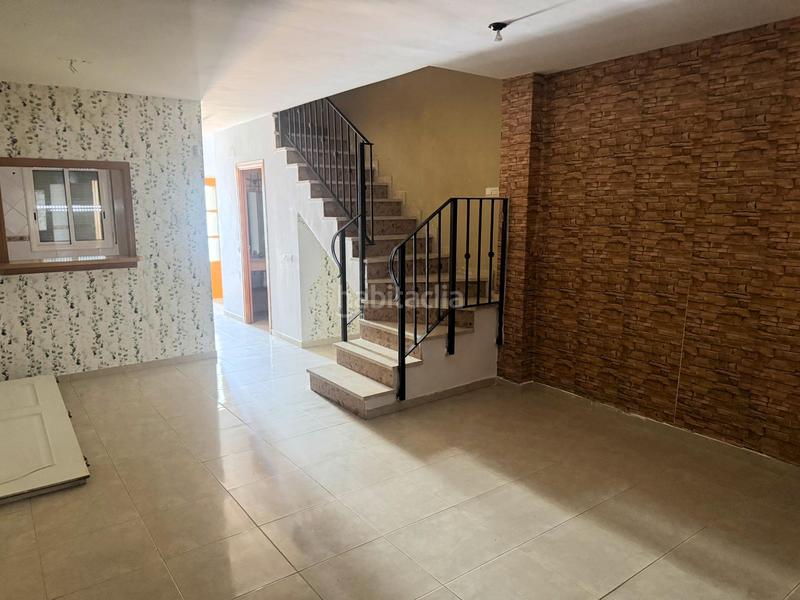 Foto 20a075b5-c31e-4718-bb64-981ba6543fed. Casa a schiera con parcheggio in Cunit residencial Cunit