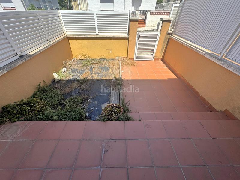 Foto ee709dd9-d2d0-4c03-84d5-056f99d87b58. Casa a schiera con parcheggio in Cunit residencial Cunit