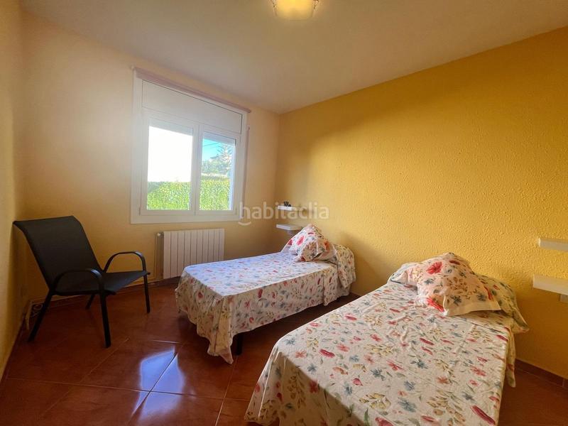 Foto d40ddb7a-8618-4b5f-a725-056101de5441. Chalet casa independiente en el centro con vistas despejadas en Creixell