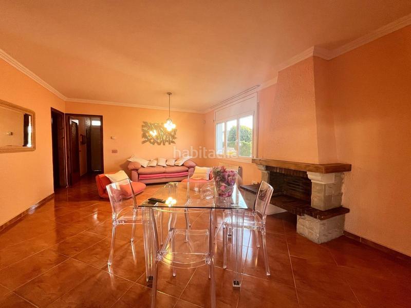 Foto d9cb2596-e7a2-46d1-8e57-2b0223464ff7. Chalet casa independiente en el centro con vistas despejadas en Creixell